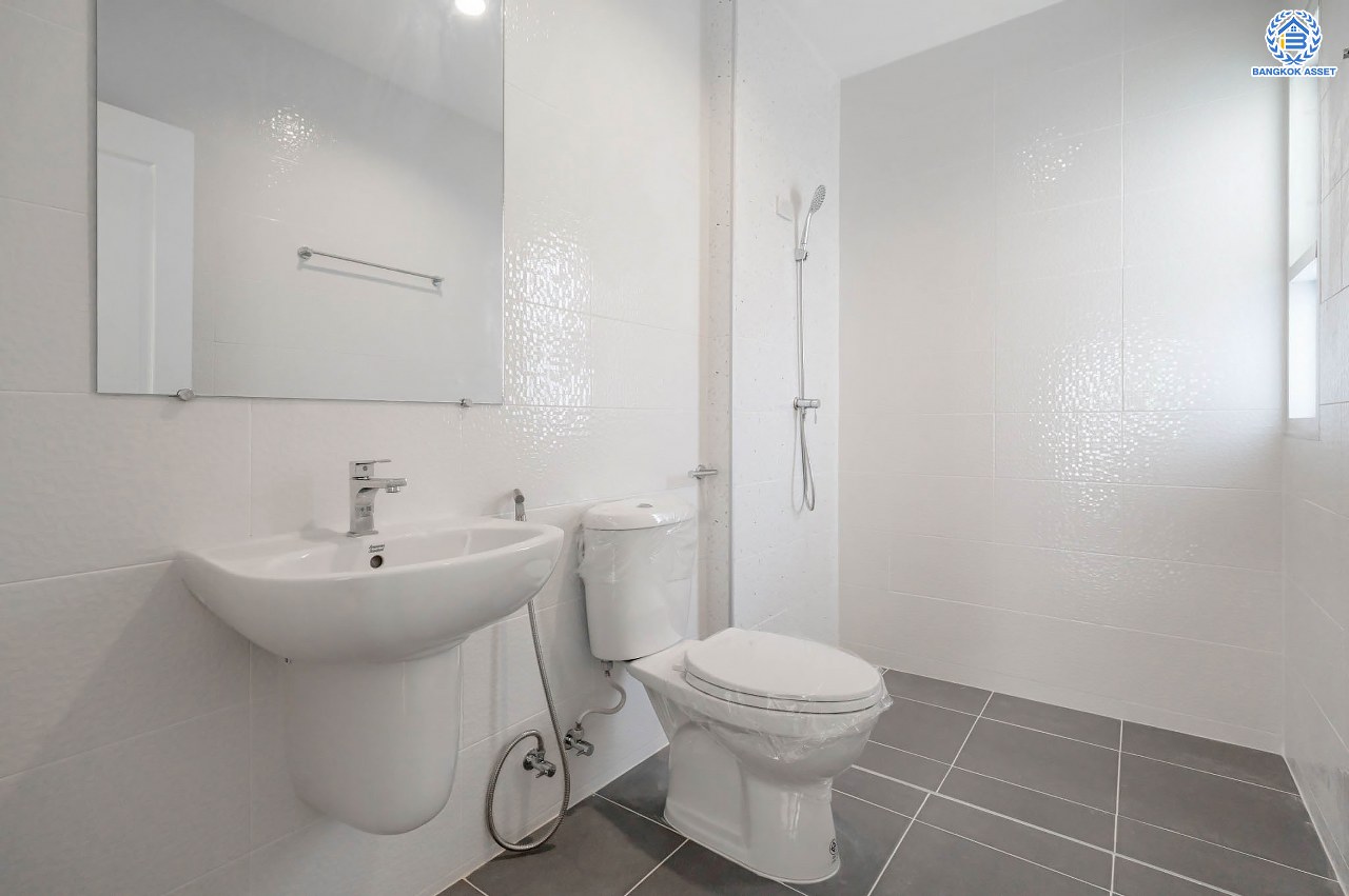 บ้านมือสองตกแต่งใหม่ โครงการ บางกอก บูเลอวาร์ด รามอินทรา แบรนด์ SC Asset เนื้อที่ 55.20 ตร.ว. ฟังก์ชัน 3 ห้องนอน 3 ห้องน้ำ ที่จอดรถ 2 คัน บนทำเลแห่งการเดินทาง เชื่อมต่อถนนรามอินทรา, ถนนรัชดา-รามอินทรา ใกล้จุดขึ้น "ทางด่วนรามอินทรา" รถไฟฟ้าสายสีชมพู "สถานีวงแหวนรามอินทรา" และ ใกล้ห้างแฟชั่น ไอส์แลนด์